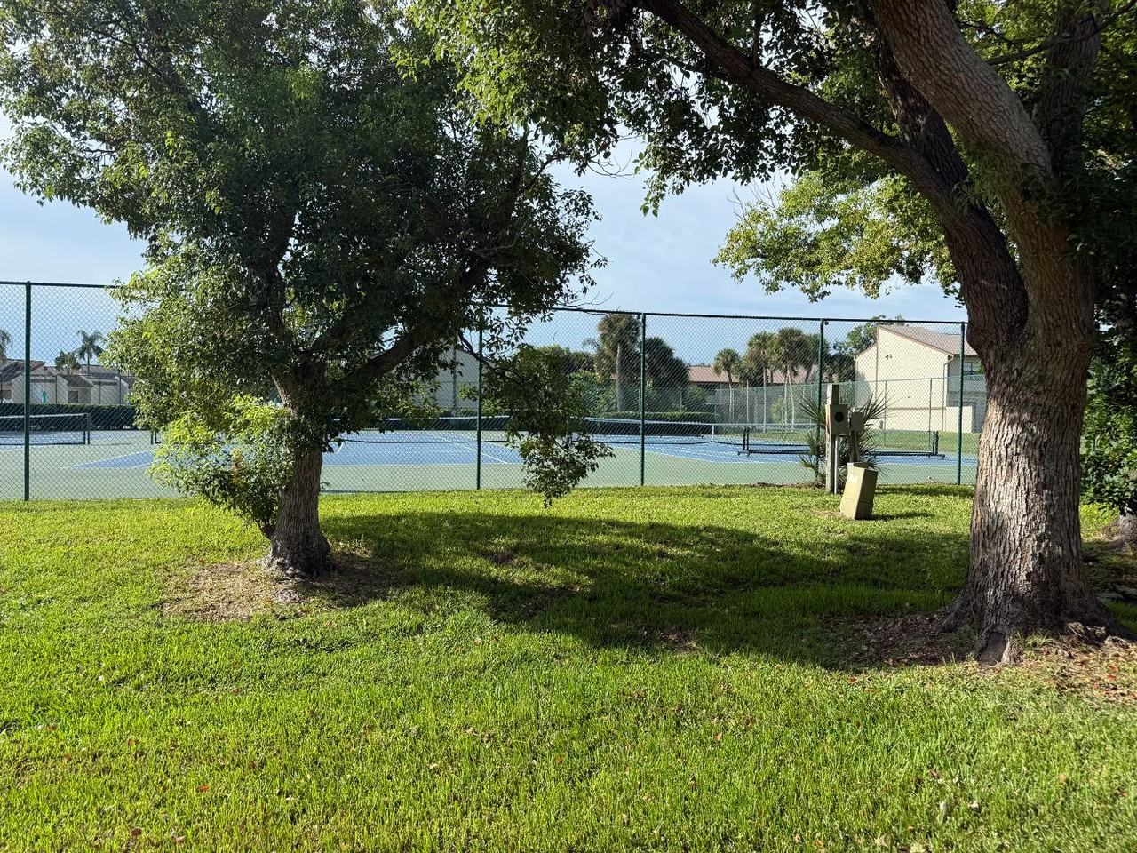 9209 Seminole Boulevard - Photo 6 of 20