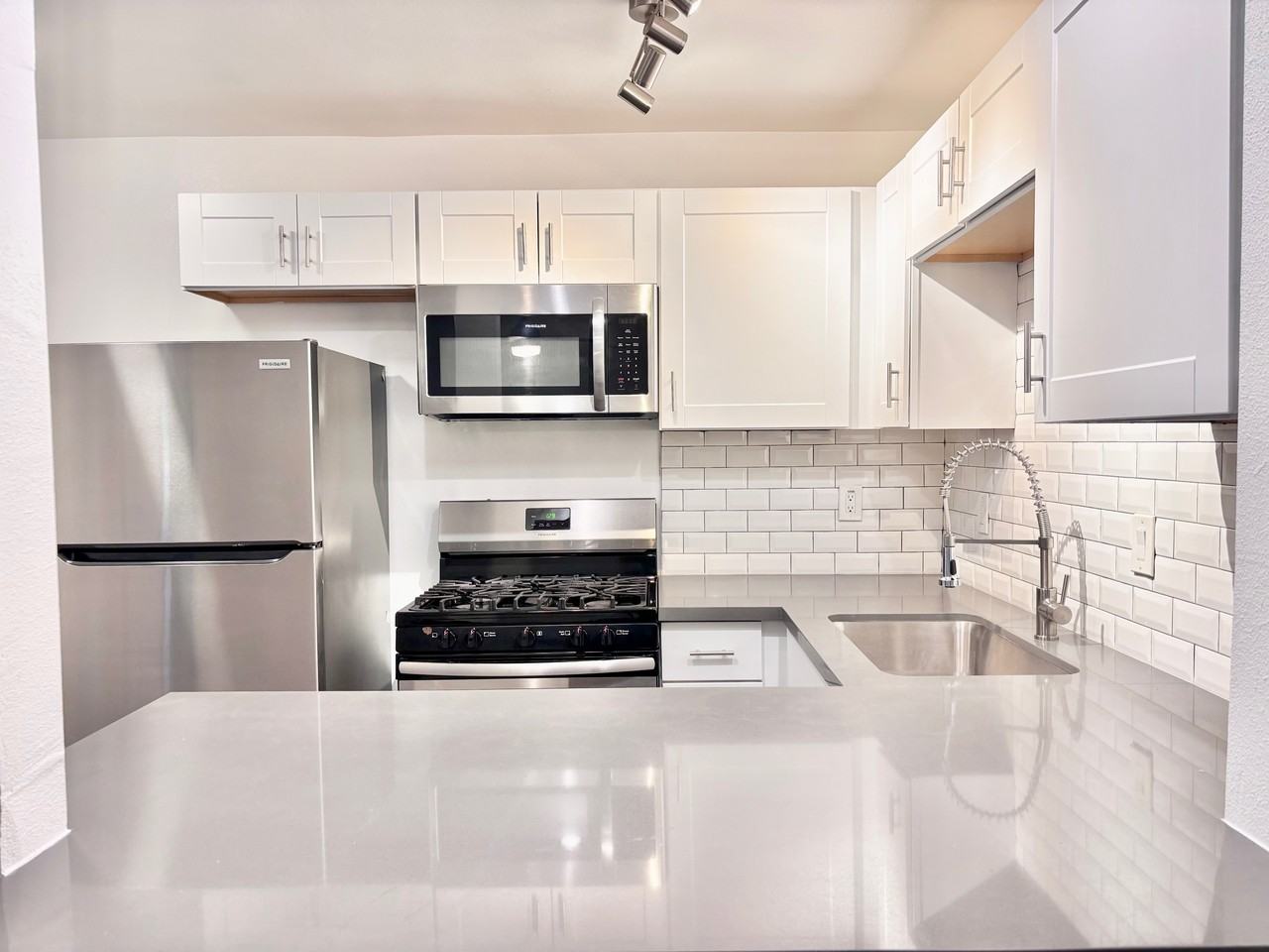 137 East Coronado Road #12 - Photo 6 of 26