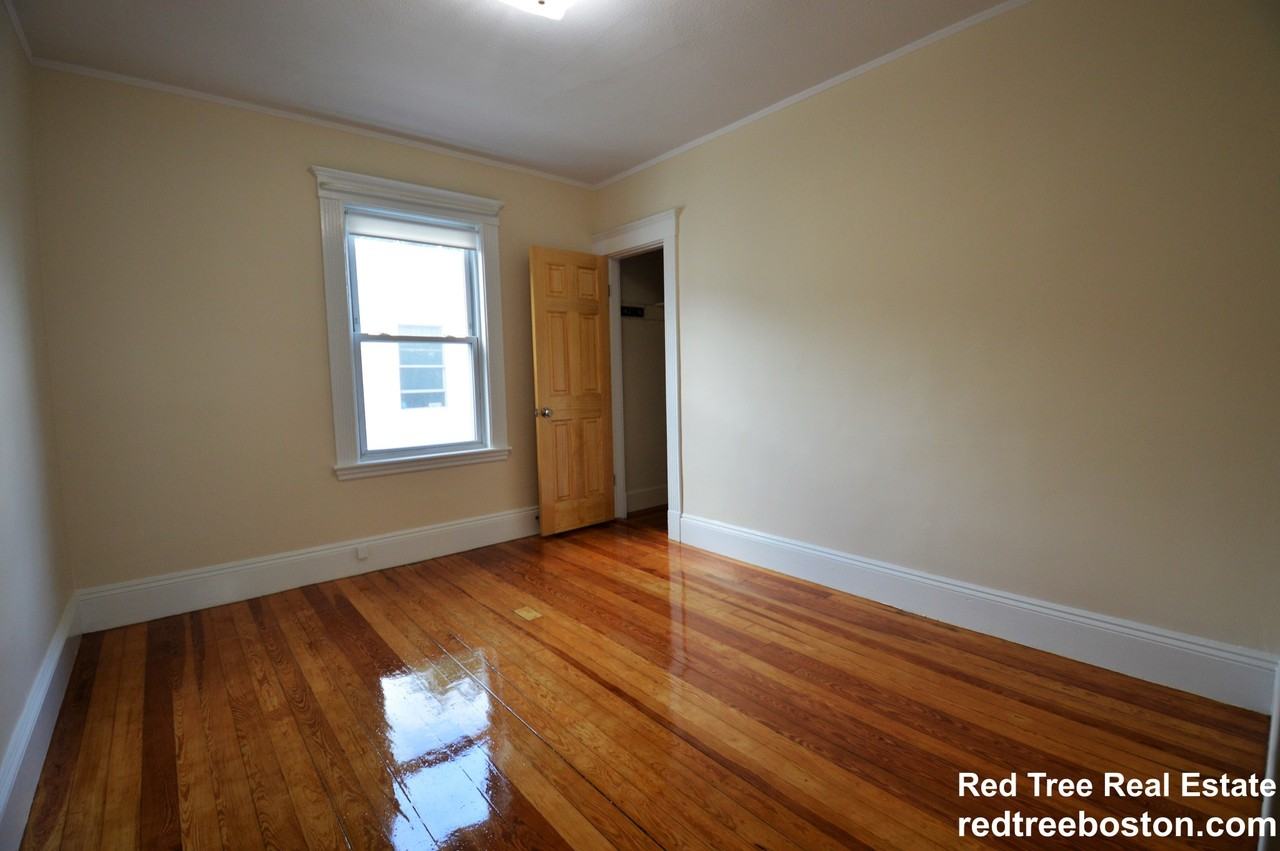 39 Montfern Ave #3 - Photo 3 of 20