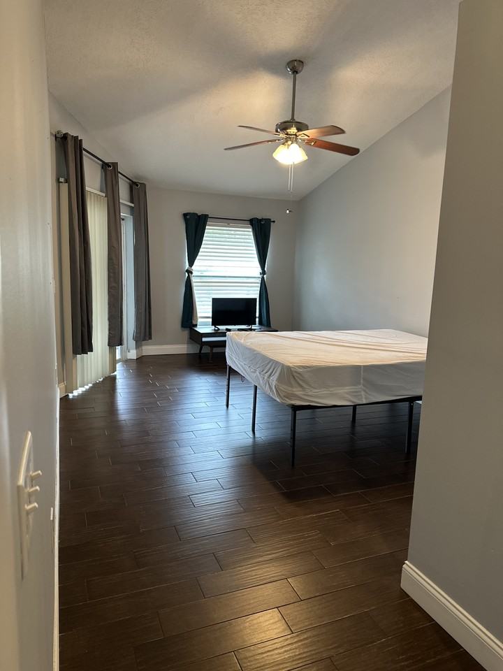 908 Wicketrun Dr #NA - Photo 3 of 7