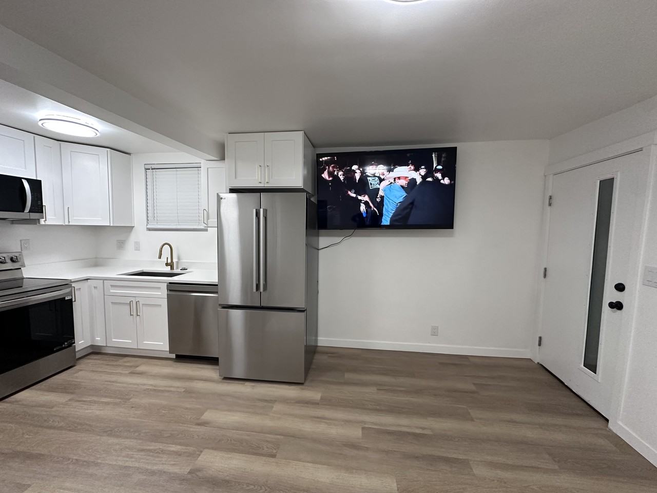 1747 Ne 147th St #1 - Photo 4 of 18