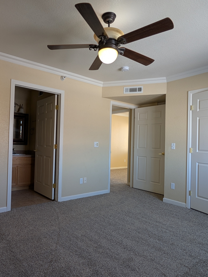 2631 East 15th Street #302 - Photo 3 of 5