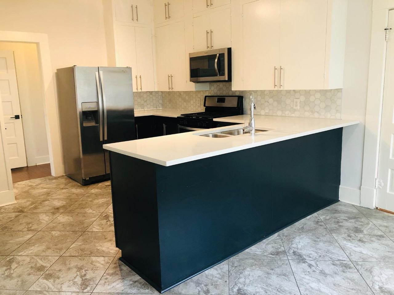 207 W 39th - Photo 3 of 18