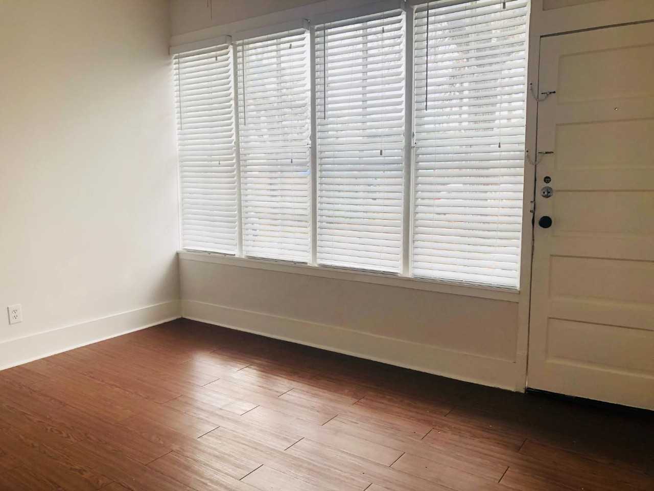 207 W 39th - Photo 6 of 18