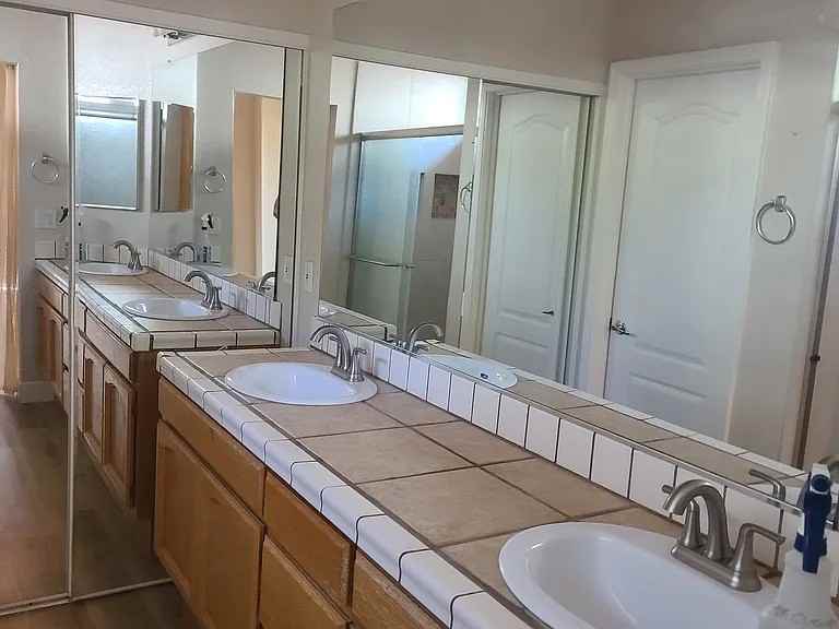 344 Rundgren Way #NA - Photo 2 of 4