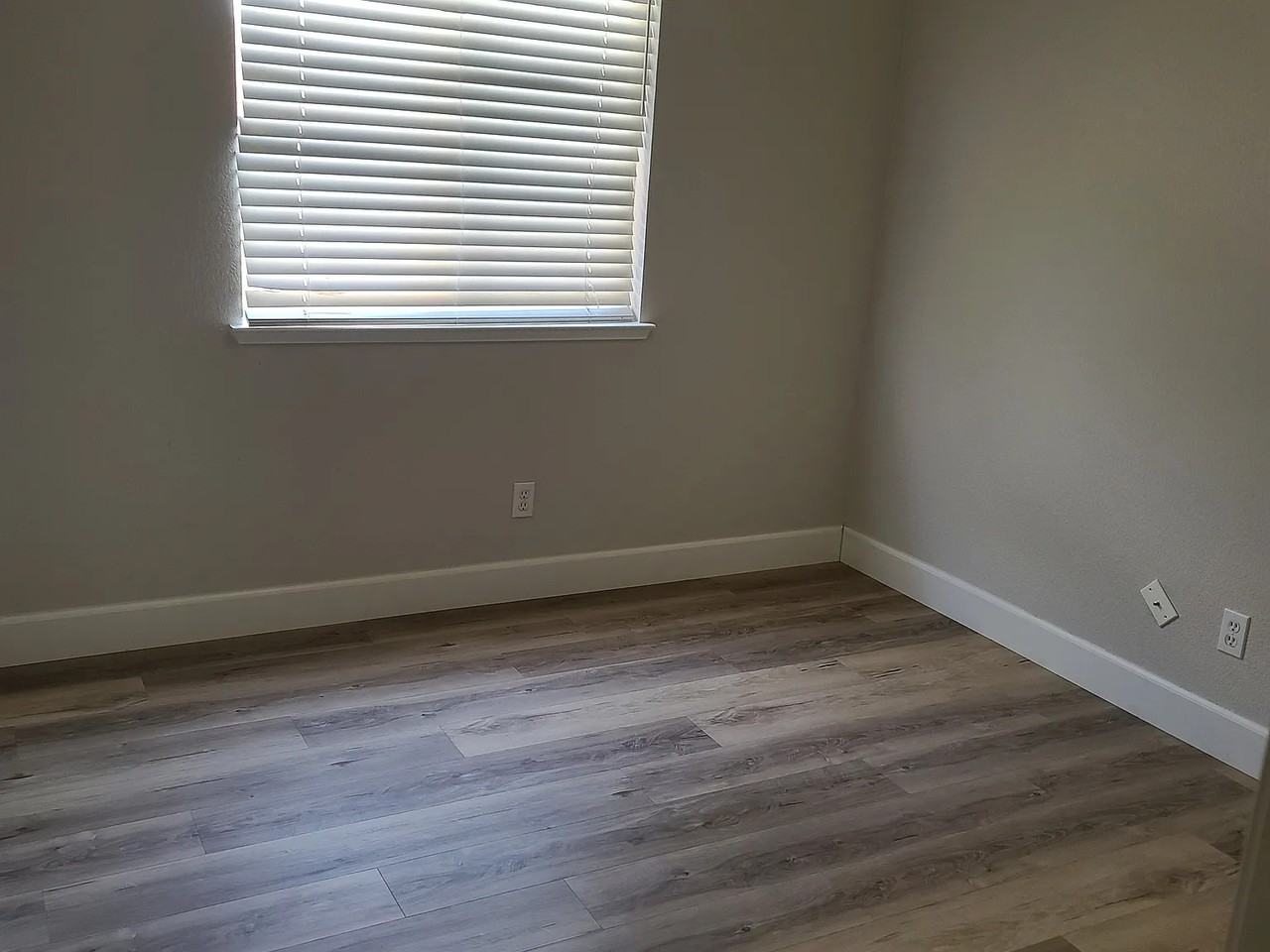 344 Rundgren Way #NA - Photo 3 of 4