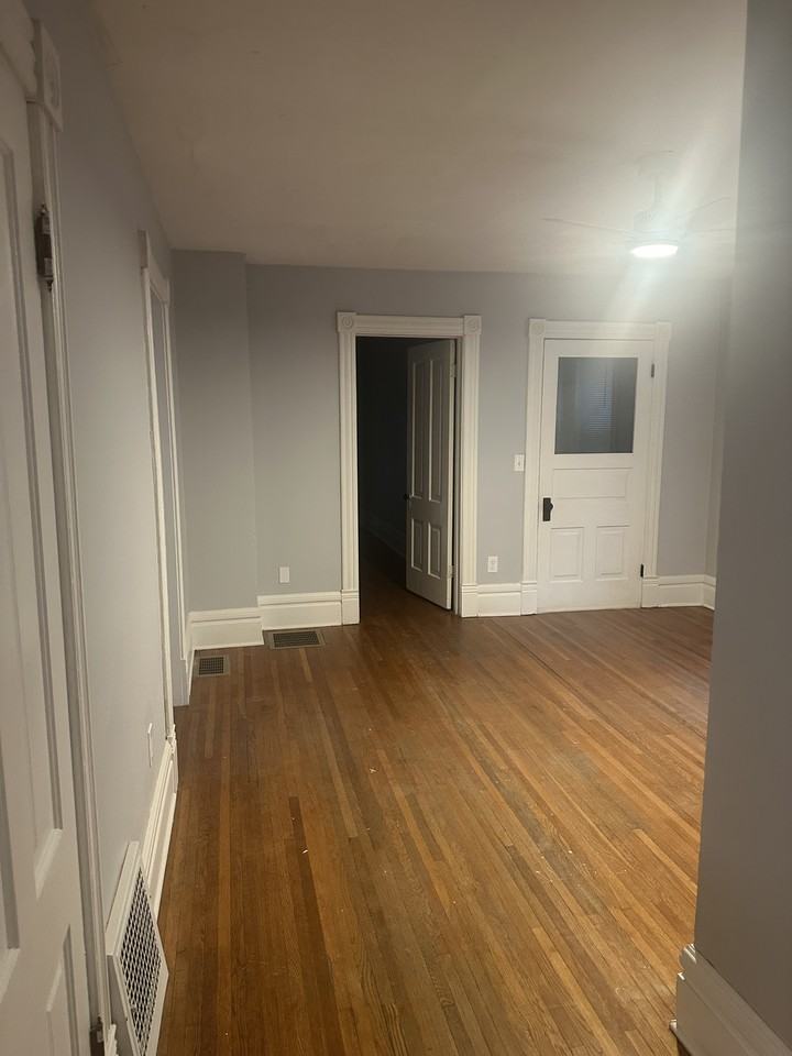 518 Charles Ave #A - Photo 6 of 21