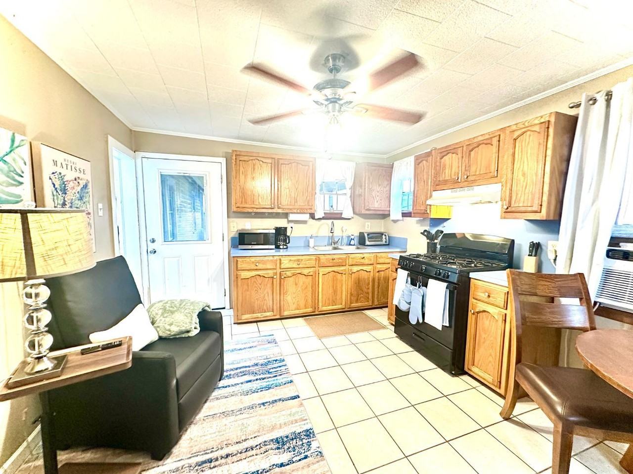 3760 Addis Ln - Photo 3 of 10