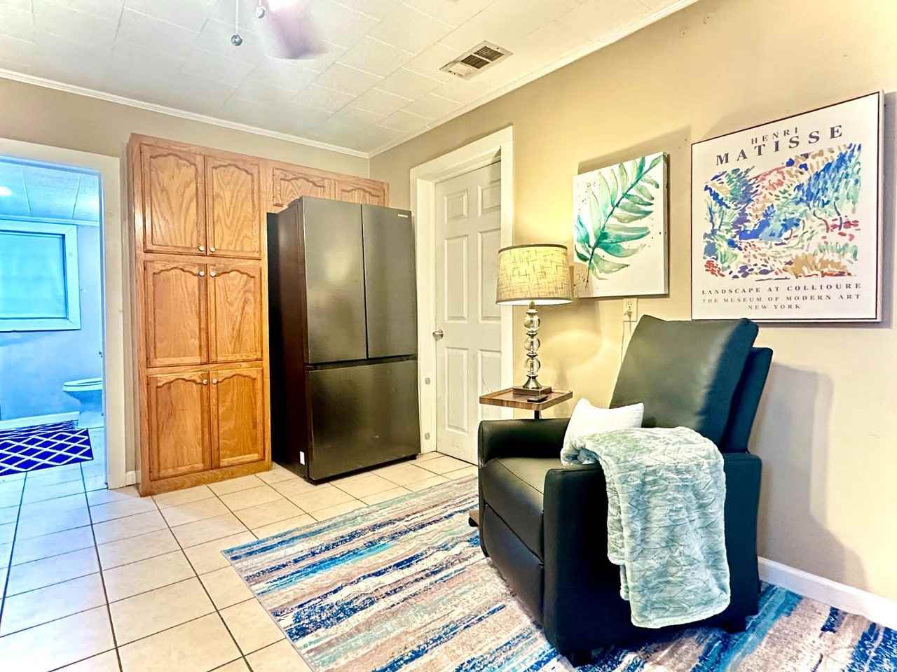 3760 Addis Ln - Photo 4 of 10
