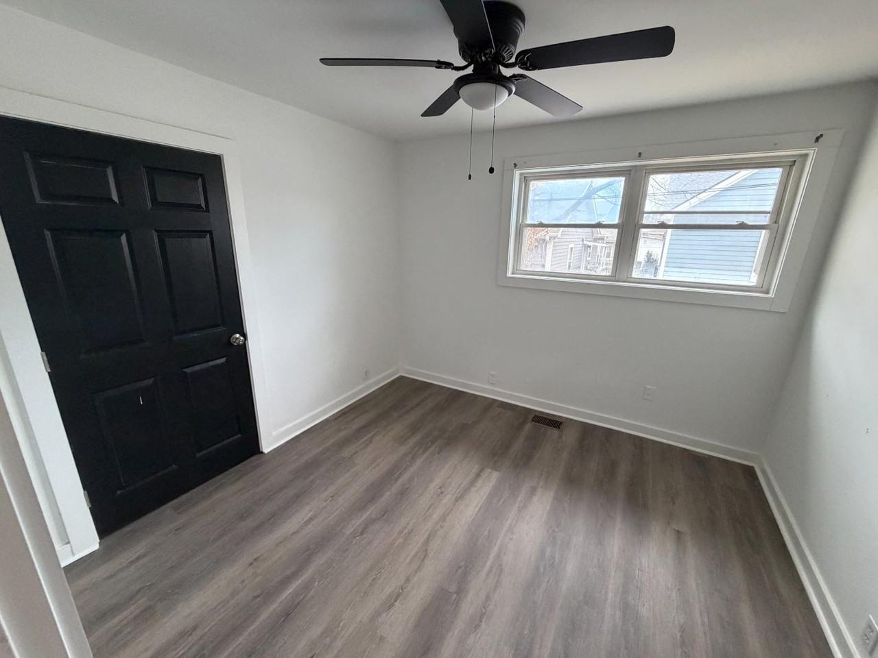 749 Mt. Hope St (Compliance 5/25) - Photo 3 of 7