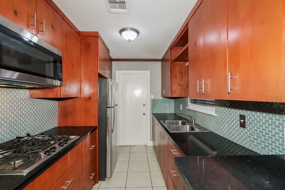 914 Mosher Ln - Photo 7 of 16