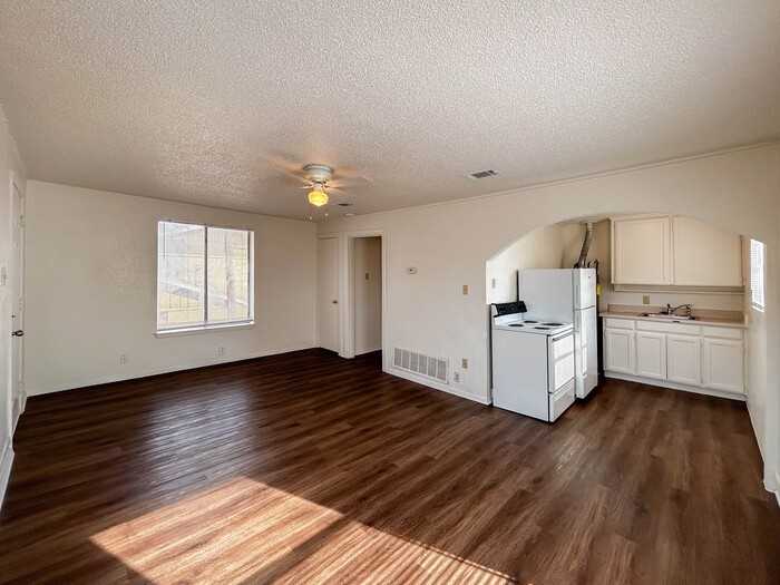 1400 North Elm Street #7 - Photo 2 of 9