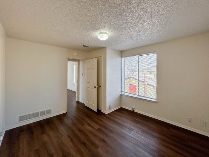 1400 North Elm Street #7 - Photo 7 of 9