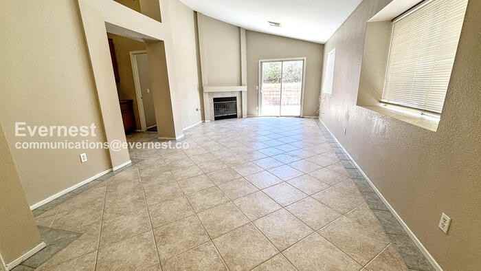 1081 Overture Dr - Photo 3 of 17