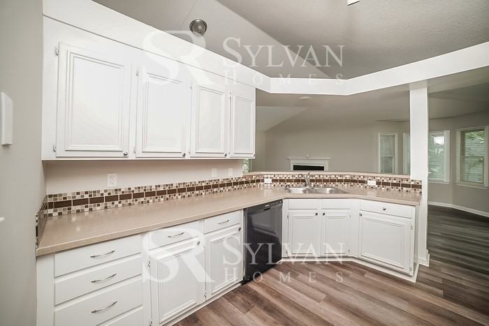 1628 Springfield Way Dr - Photo 7 of 15