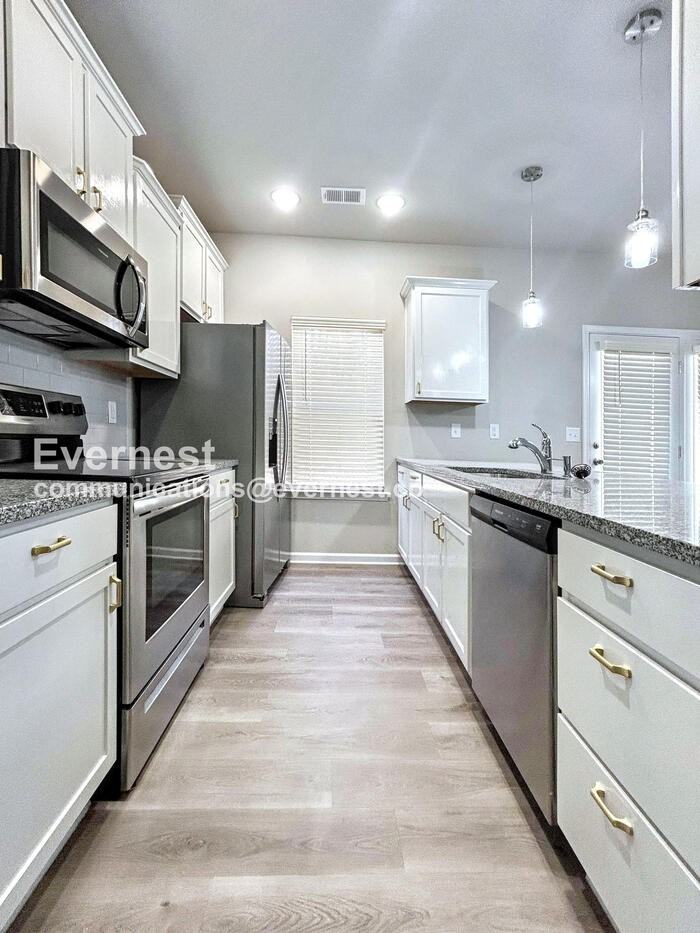 8037 Alderton Ln - Photo 2 of 18