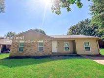 3415 Castle Dr - Photo 1 of 1