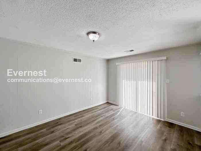 3415 Castle Dr - Photo 3 of 16