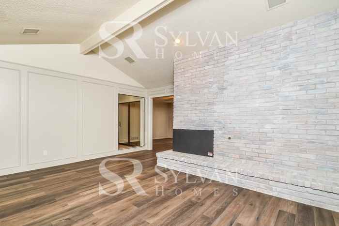 5008 Hatherly Dr - Photo 4 of 16