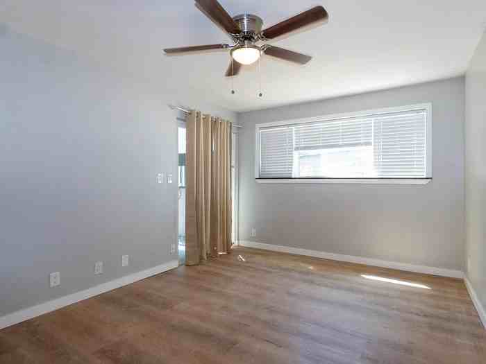 219 East Hill Avenue #2 - Photo 5 of 10