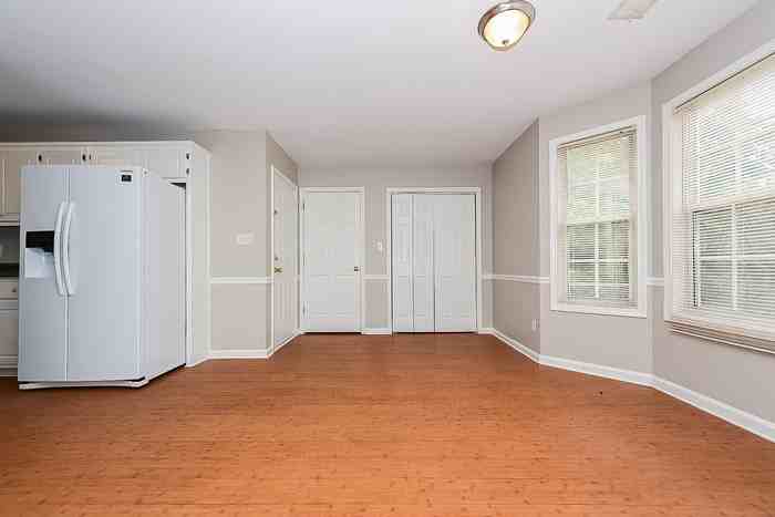 395 Branchwood Dr - Photo 5 of 15