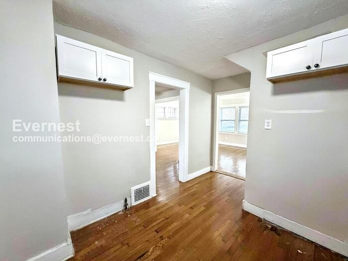 2032 Kendall St - Photo 4 of 23