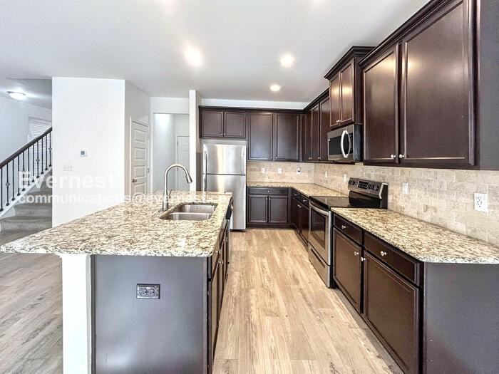 3995 Tyne Court - Photo 4 of 26