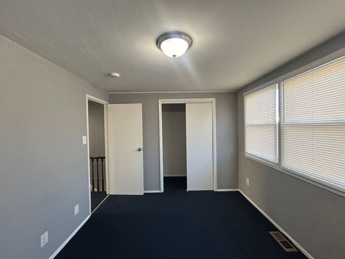 400 Caledonia Avenue - Photo 4 of 9