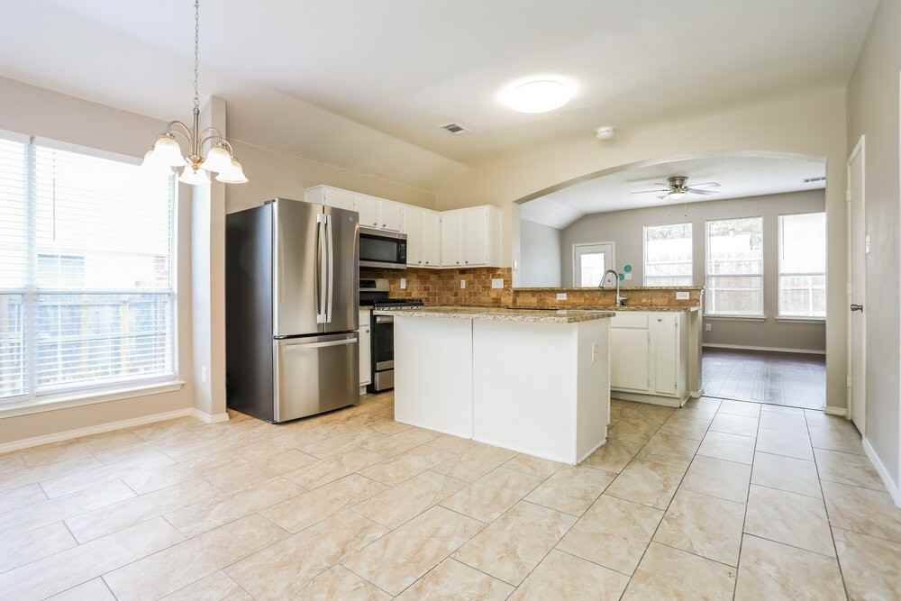 4405 Crystal Ln - Photo 6 of 16