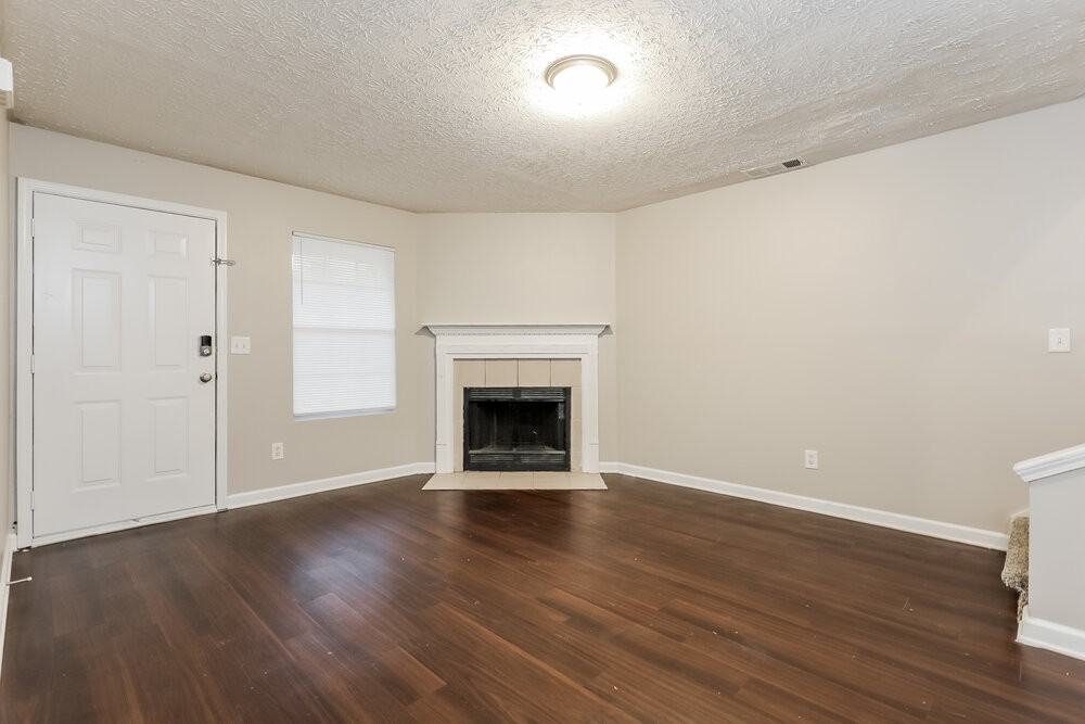 102 Inverness Trce - Photo 4 of 17