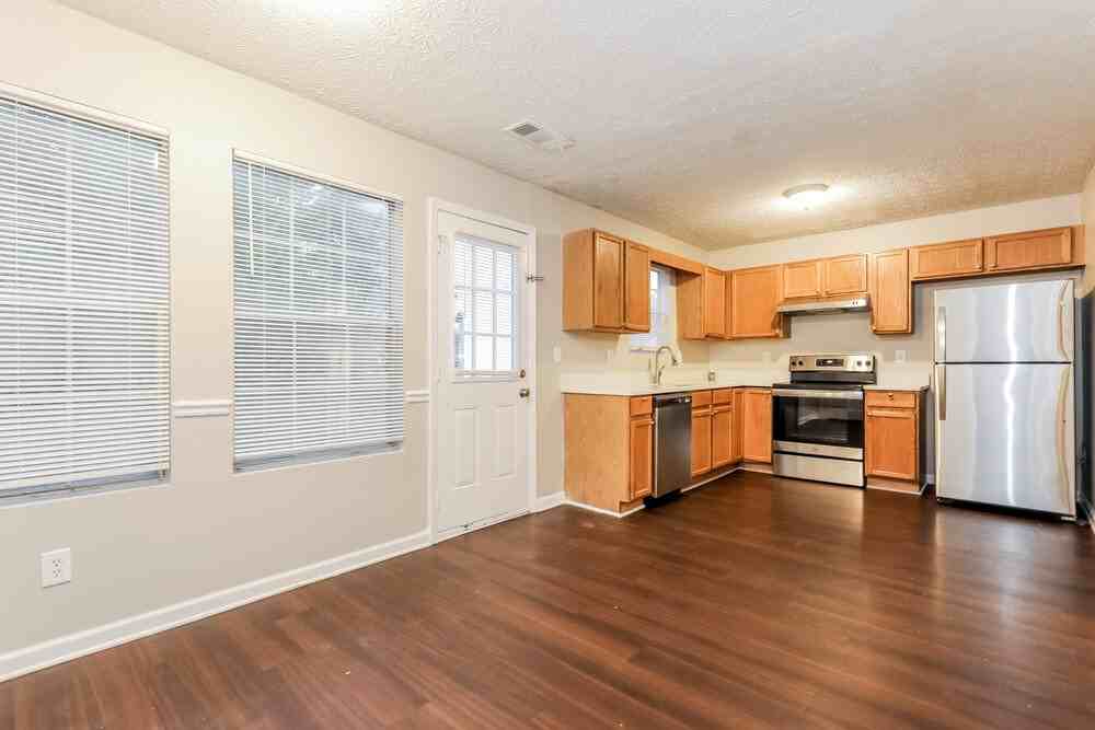 102 Inverness Trce - Photo 6 of 17