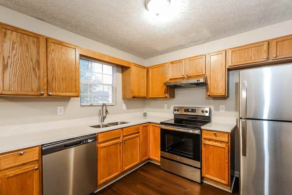 102 Inverness Trce - Photo 7 of 17