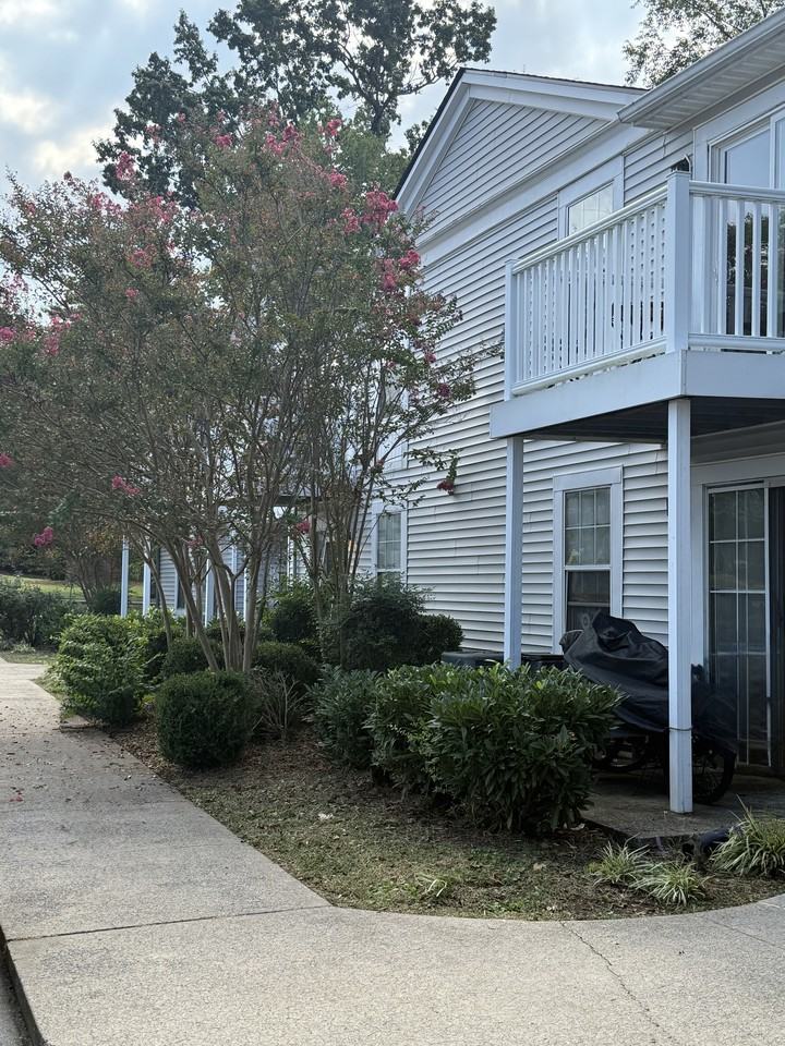 The 215 - Photo 2 of 10