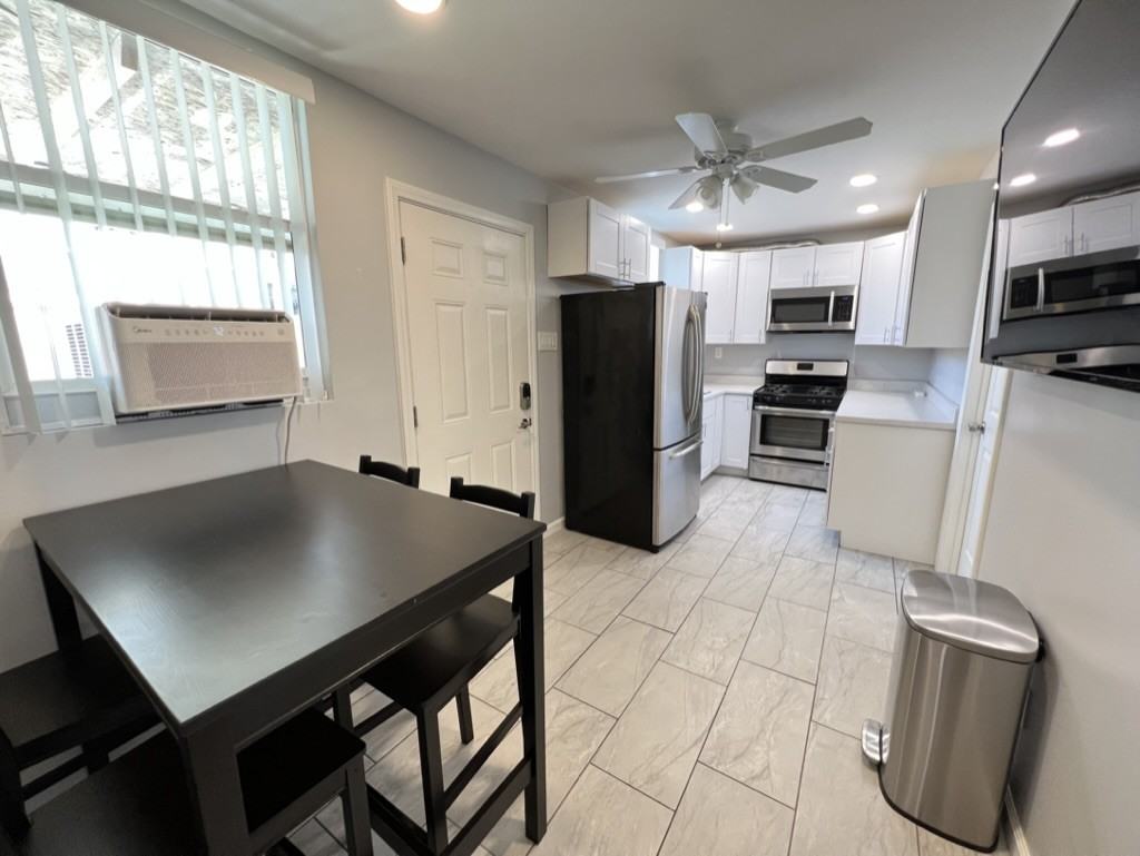 132 S Lemon Ave #NA - Photo 2 of 8