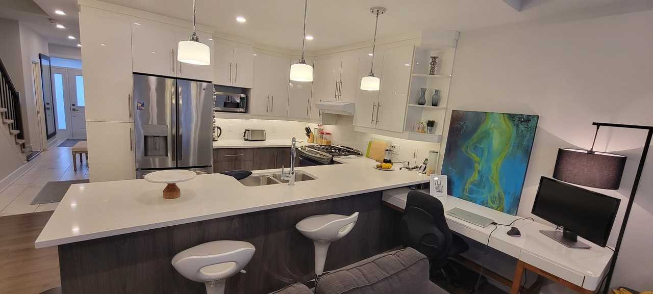 1008 Shefford Road - Photo 7 of 36