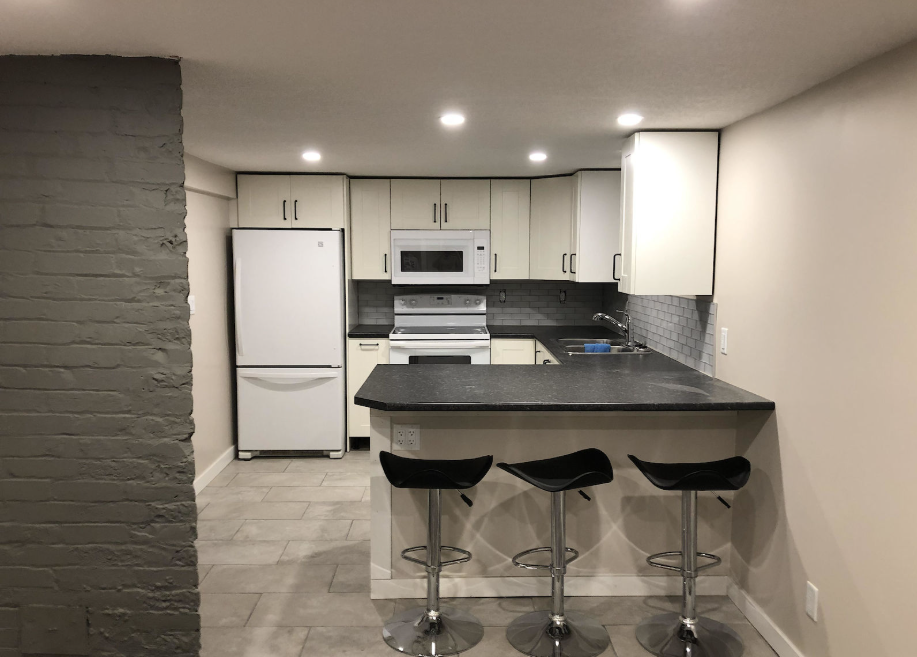 1320 10 Avenue Southeast - Photo 3 of 13