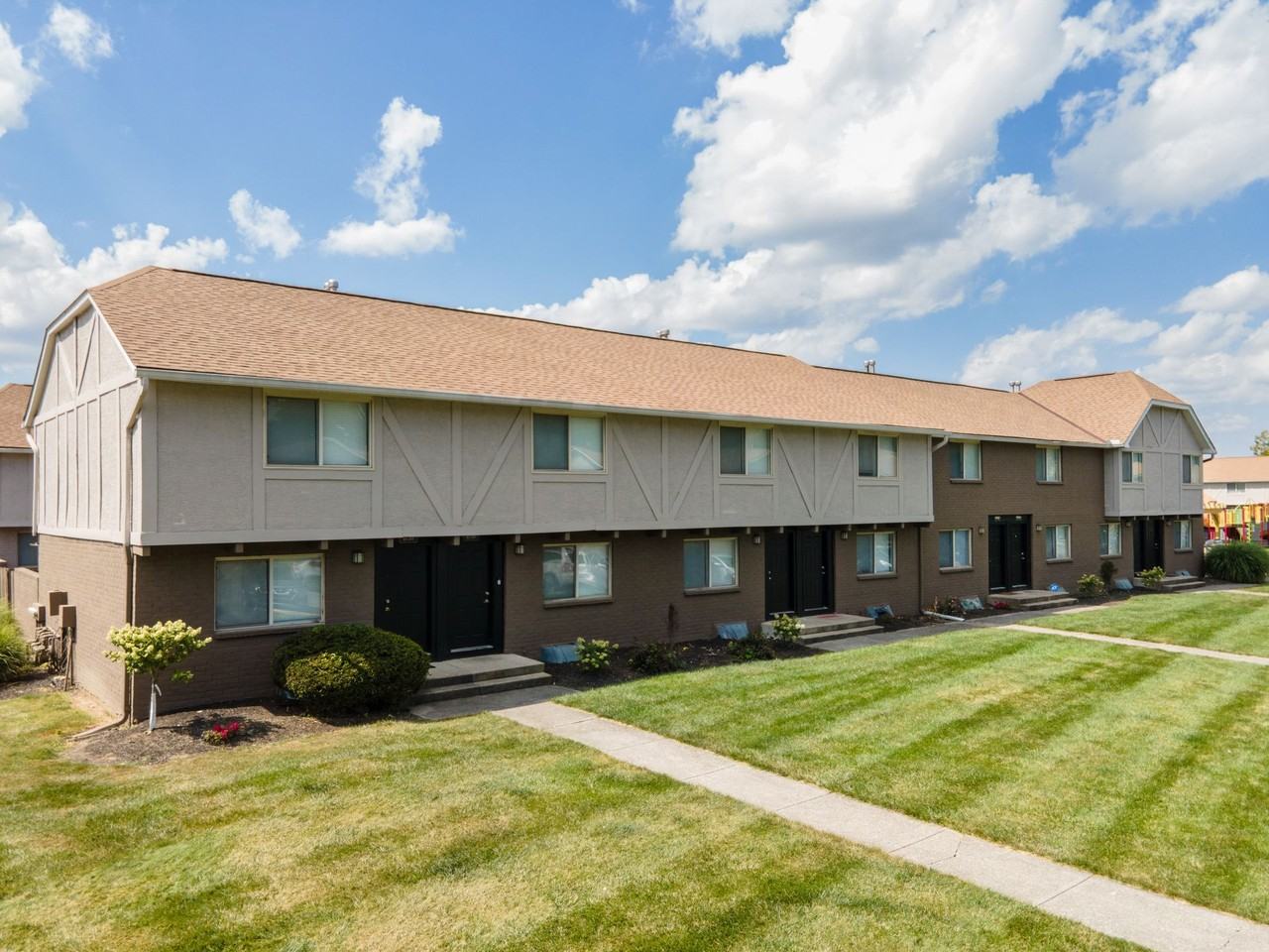 TOWNHOMES AT FAIRWAYS - Photo 5 of 50