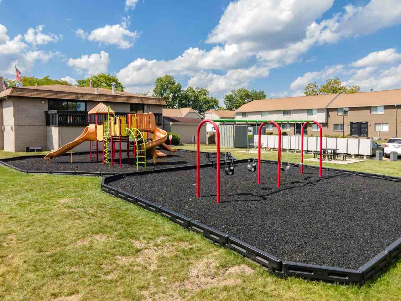 TOWNHOMES AT FAIRWAYS - Photo 7 of 50