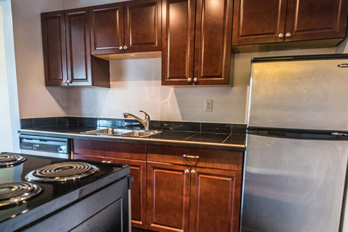 Buckingham Manor - Photo 4 of 11