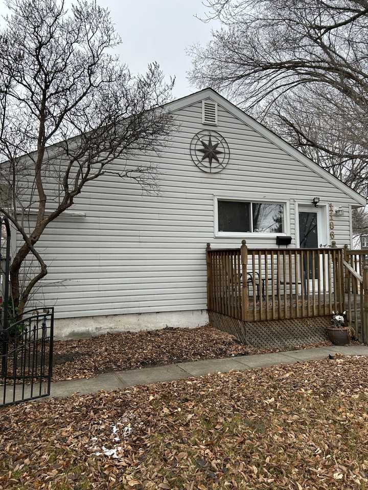 11864 58 Street NW #FULL - Photo 3 of 14