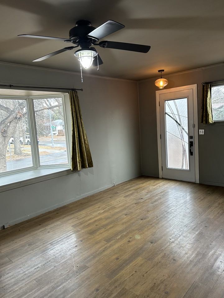 11864 11864 58 Street NW - Full House #FULL - Photo 6 of 14