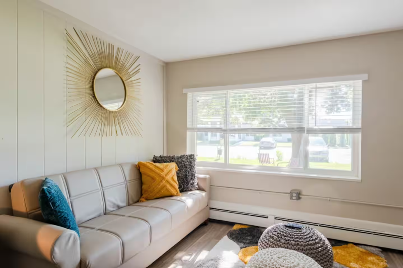 Walnut Manor Apartments - Photo 6 of 25