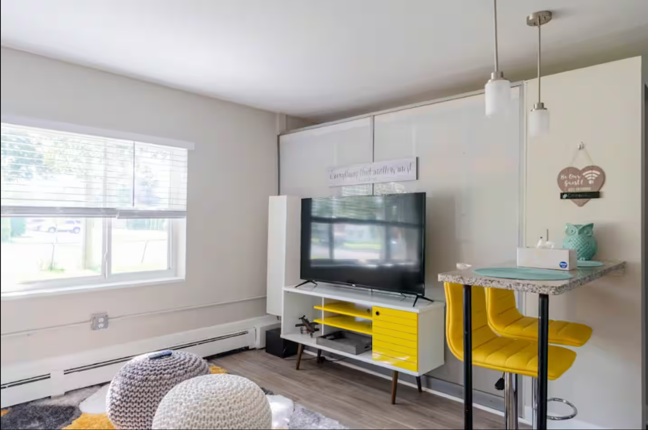 Walnut Manor Apartments - Photo 7 of 25