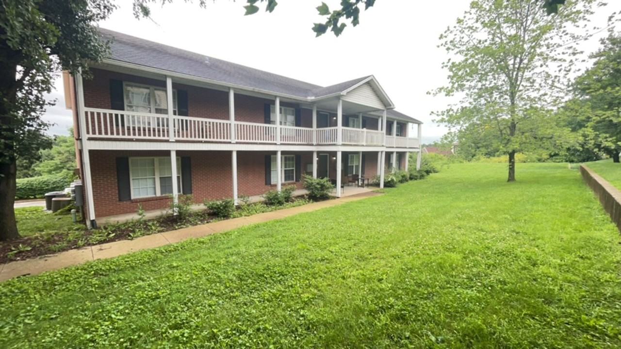 1 Bedroom 1 Bathroom Apartments Available in Georgetown! - Photo 2 of 3