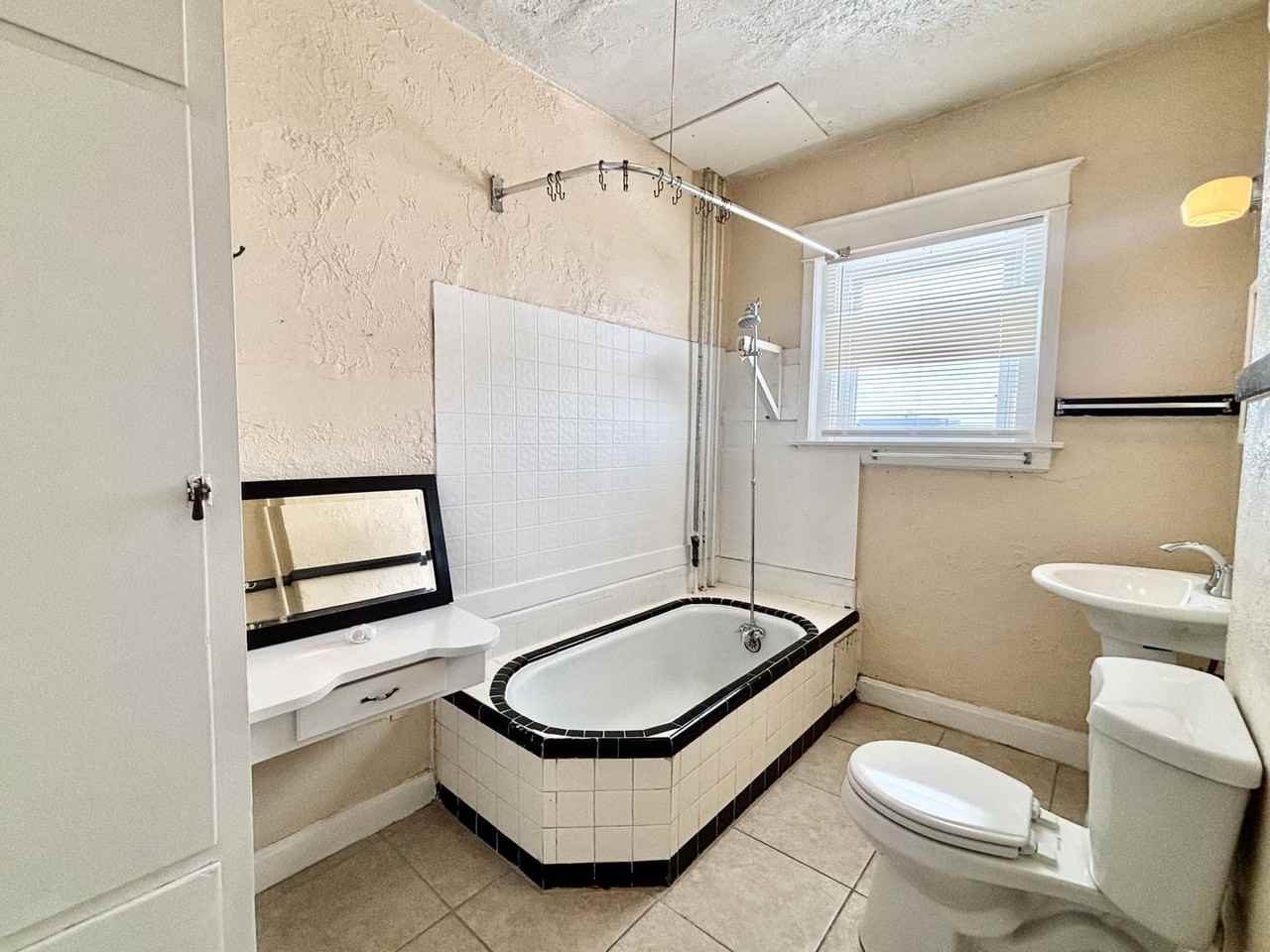 Afton Apartments - Photo 7 of 22