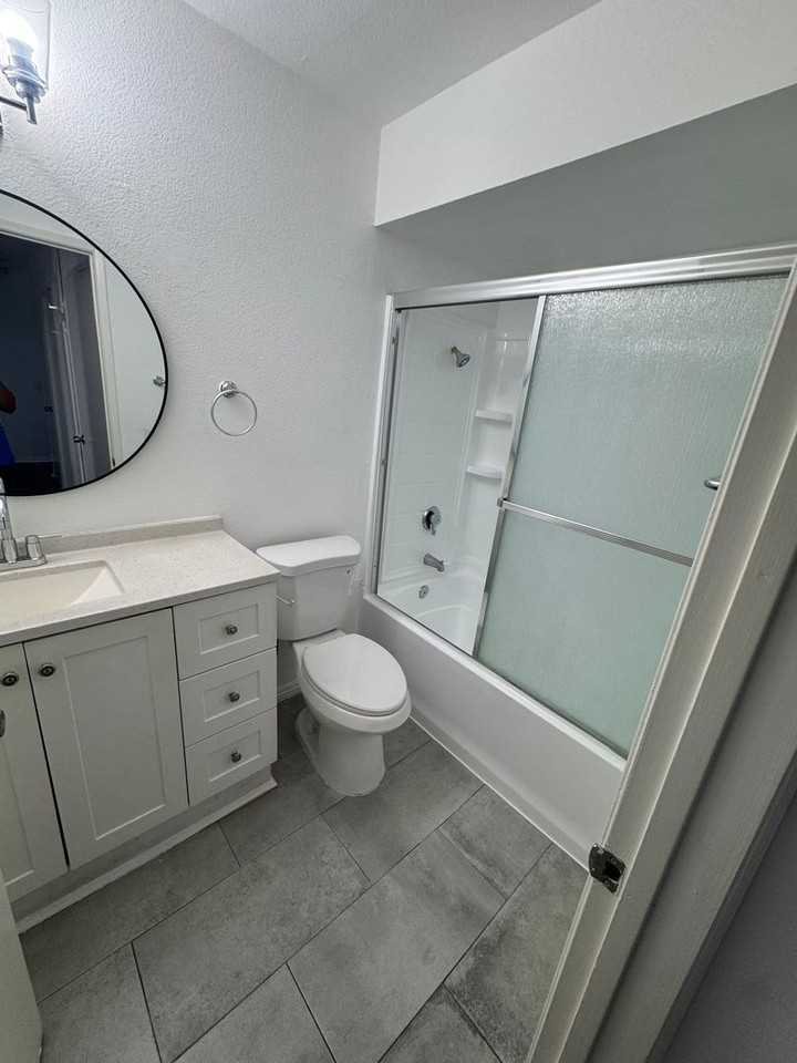 Broadway - Photo 2 of 35