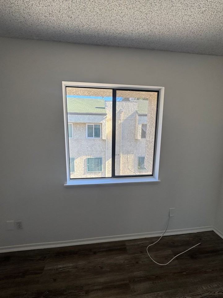 Broadway - Photo 4 of 35