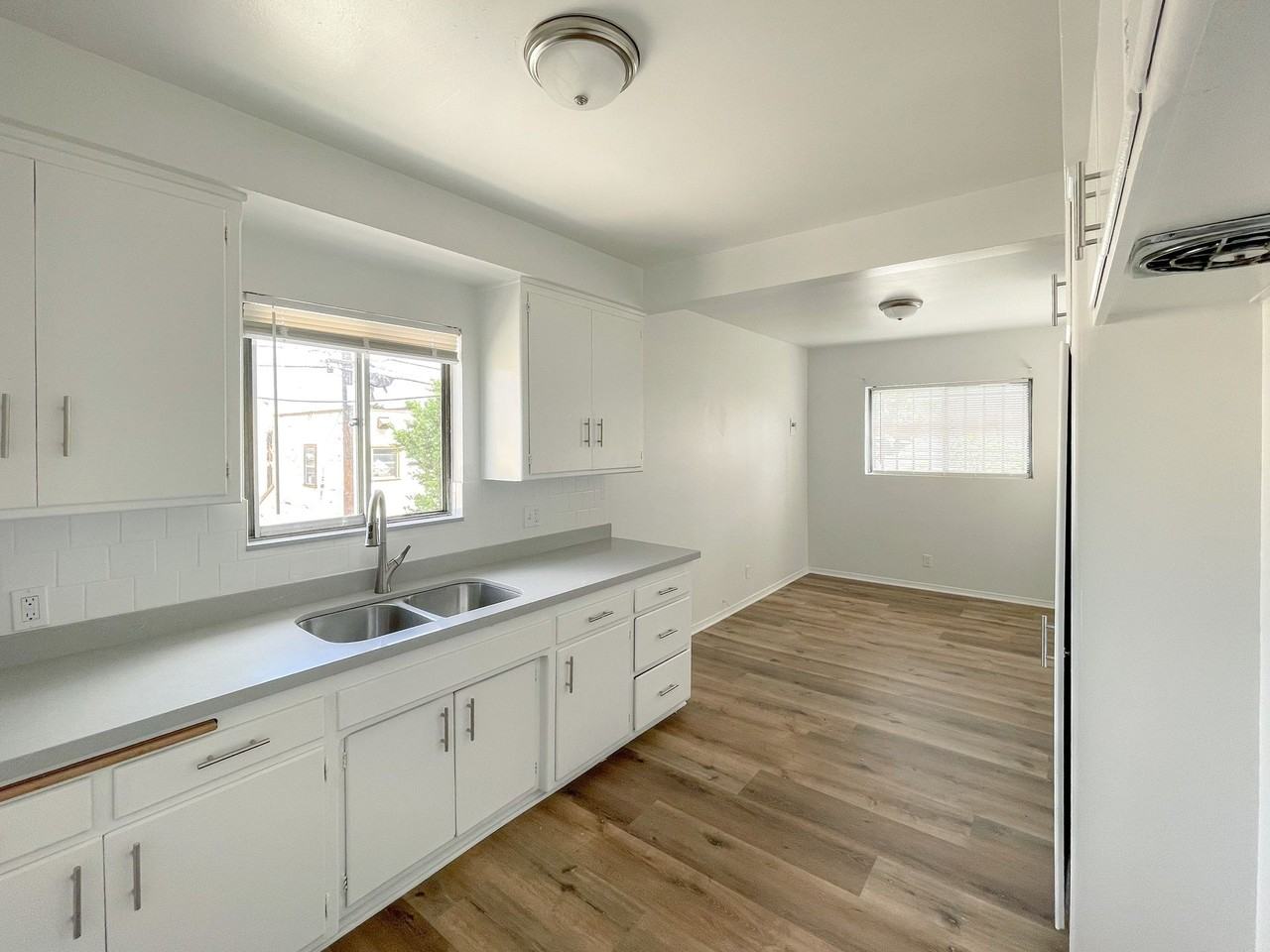 1069 Browning Blvd - Photo 3 of 6