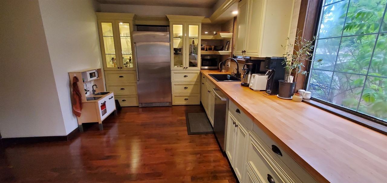 12240 Gee Street - Photo 7 of 19