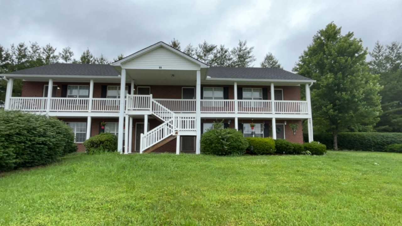 1 Bedroom 1 Bathroom Apartments Available in Georgetown! - Photo 3 of 3